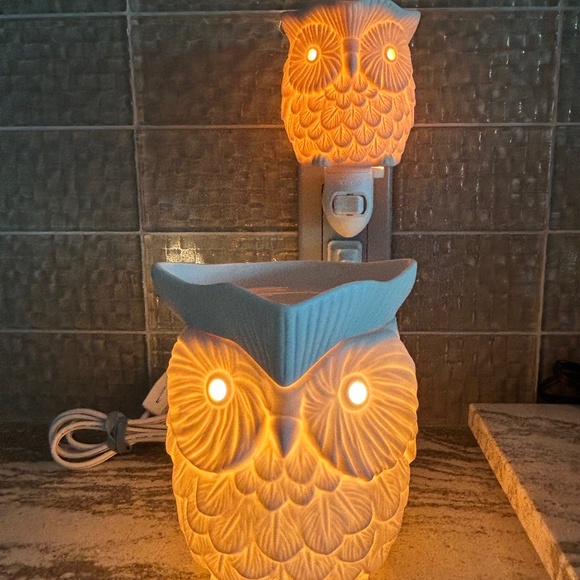 Scentsy Whoot Warmer Owl Set - Picture 1 of 4